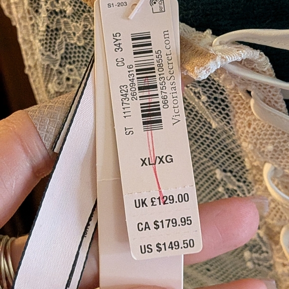 Victoria's Secret White Lace Chemise - Picture 6 of 7